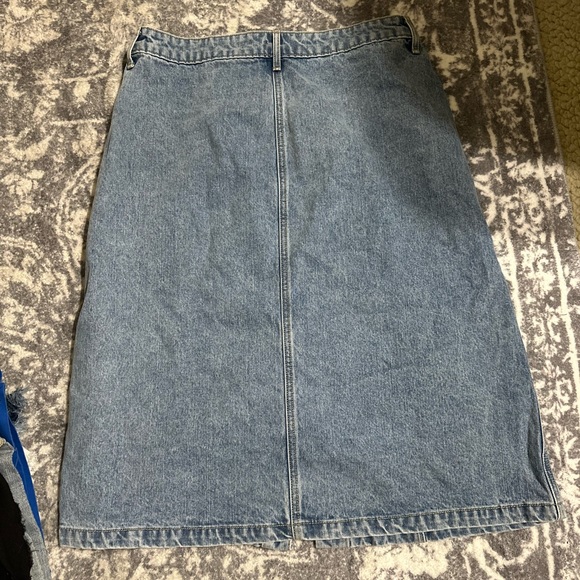 Old navy skirt - Picture 2 of 3